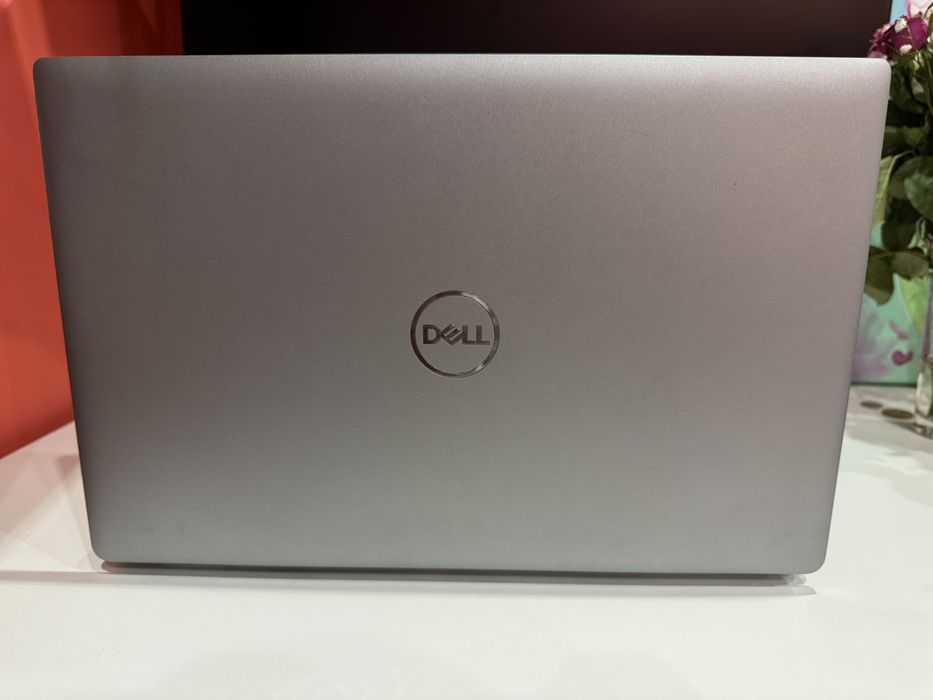 Лаптоп dell latitude 5520 Intel core I5  16 Ram 512 SSD