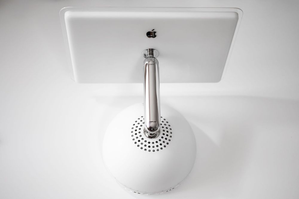 Apple iMac G4 17” The Lamp