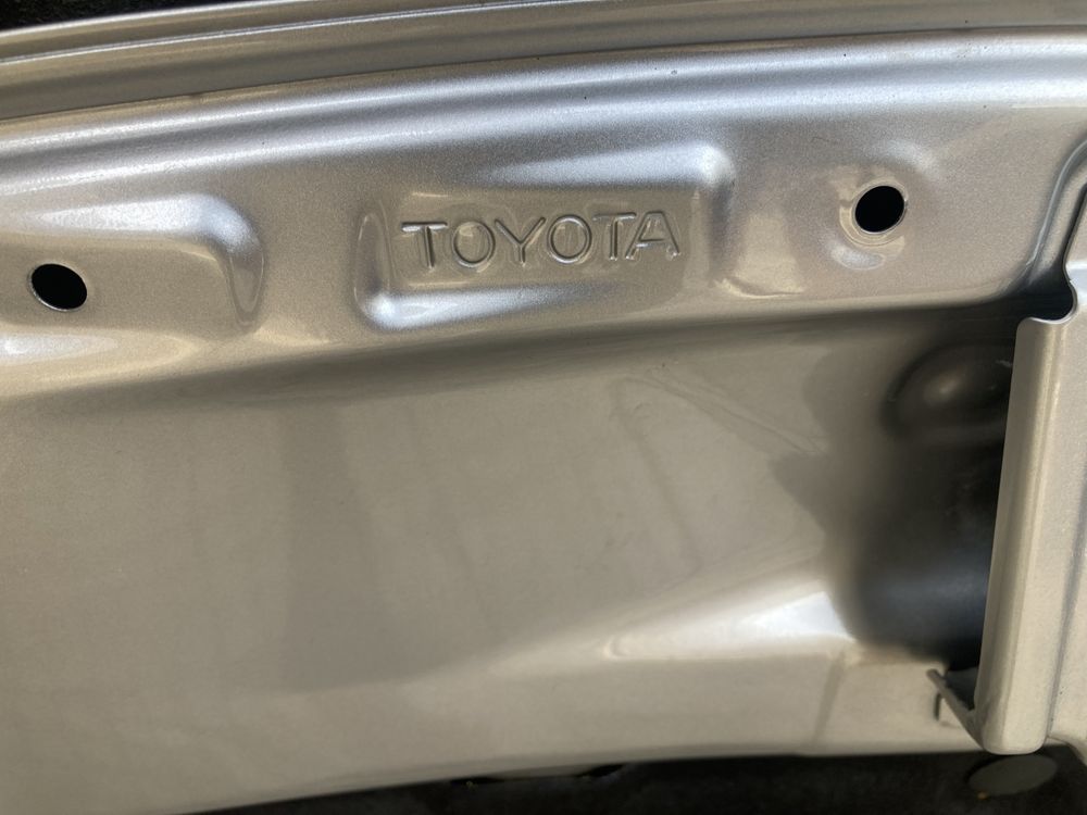 Преден капак с панти за тойота ярис/toyota yaris 09-11г