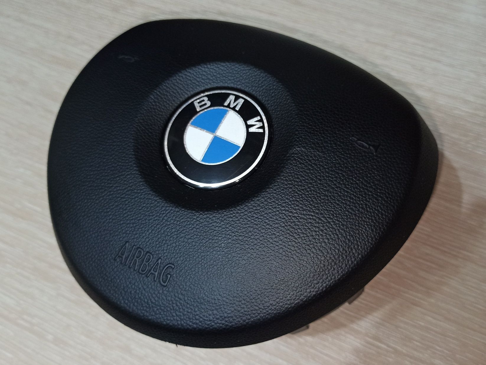 Подушка безопасности AirBag в спорт руль BMW