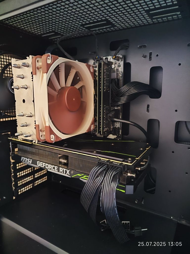 Геймърски i7 13700F,RTX 2080Ti 11GB,RAM 32GB DDR4,SSD 512GB