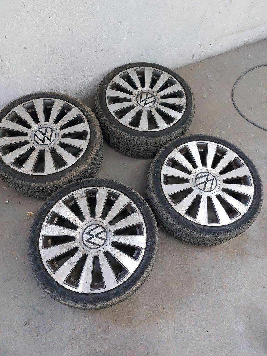 Set roti 18" vw ,anvelope barum 225/40R18