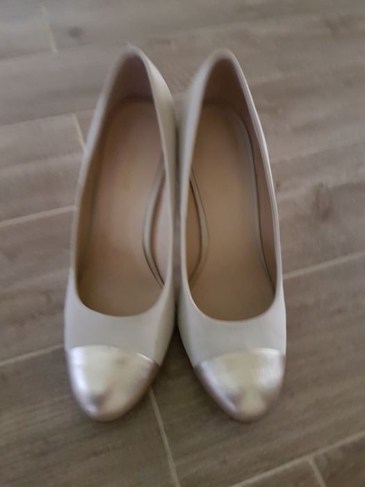 Rochie deosebita+pantofi asortati cadou