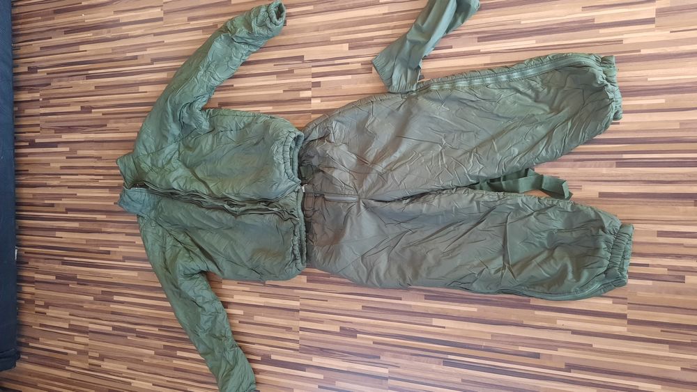 Vând set veston plus pantaloni pentru frig