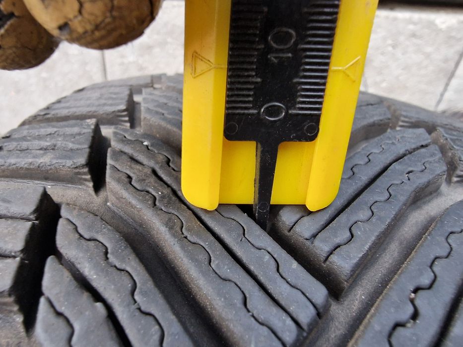 Anvelope 195/60R16 marca Michelin, M+S ,7 mm