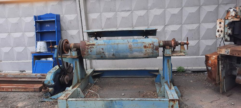 Разматыватель рулонных материалов