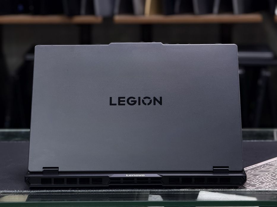 Lenovo Legion ultra 9-275HX 32/1TB RTX-5060 8GB Oled
