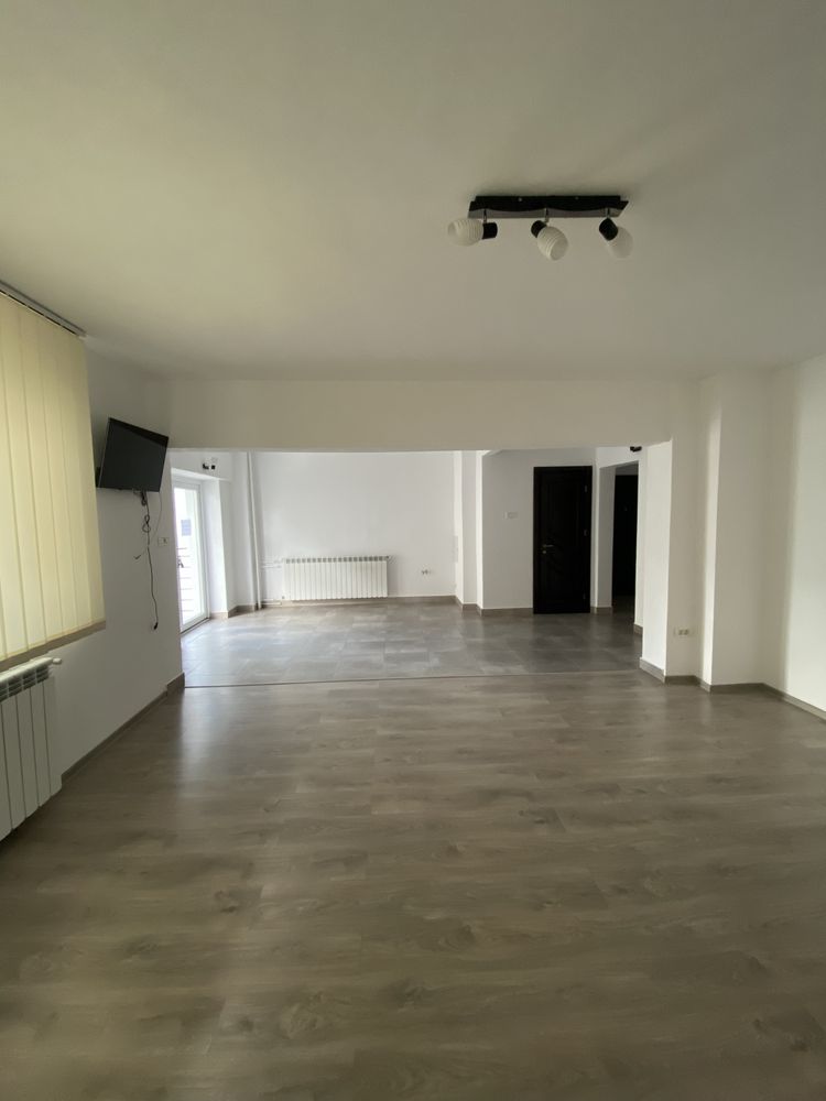 Vand sau inchiriez  spatiu comercial 75 mp Calimanesti