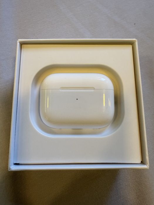 AirPods Pro 2 cu Magsafe Charging Case FAKE Made In China