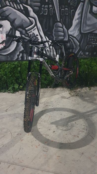 Продавам commencal furious