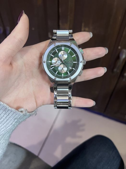 Продам срочно наручные часы