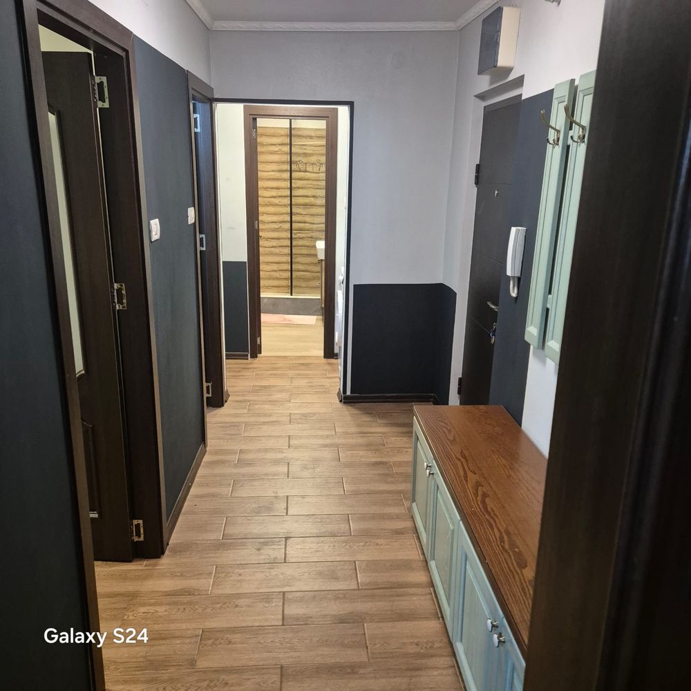 Apartament decomandat, 2 camere, 2 băi + balcon – Calea Torontalului