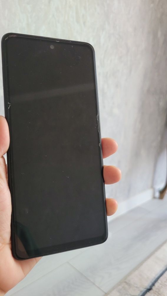 Infinix Note30 telefon sotiladi