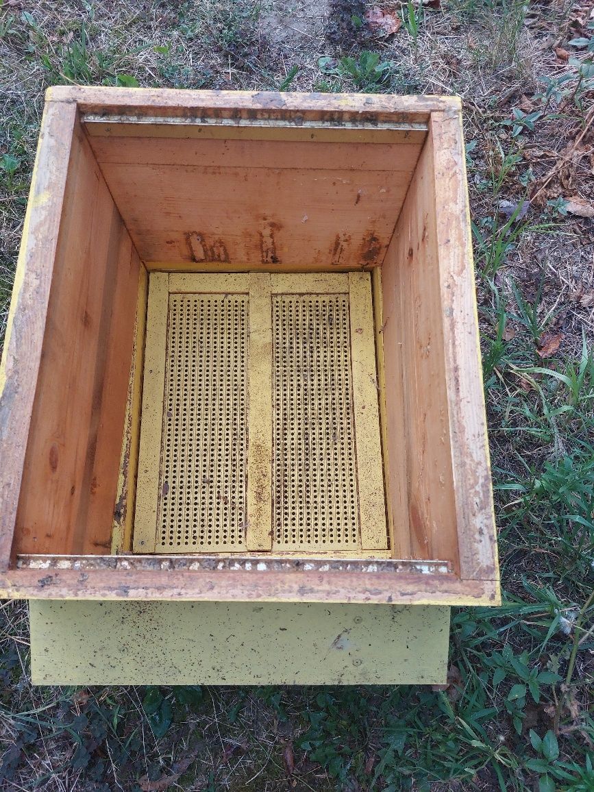 Пчелни кошери с прашецоуловители-37 броя(3.5 см)