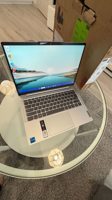 Laptop Lenovo IdeaPad Slim 5 14IAH8