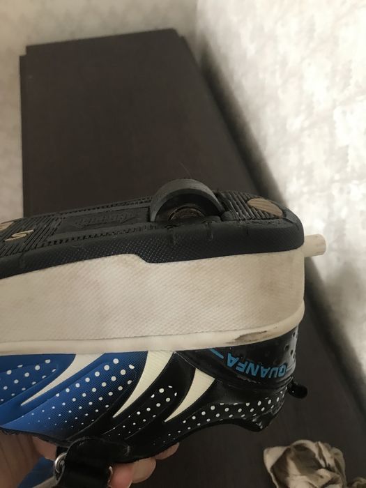 Продаю кроссовки с роликом