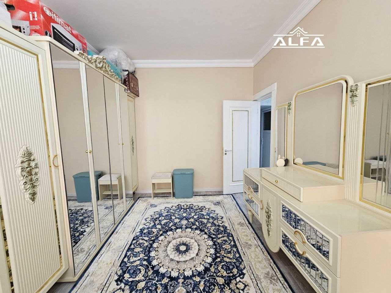 Buxoroda kvartira sotiladi 3 xonali 80m² 3-qavat.