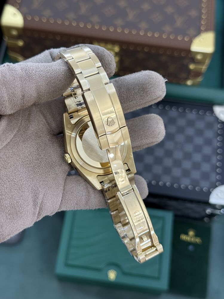 Rolex Sky-Dweller Gold Black