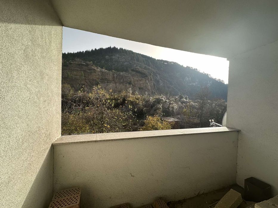 2стаен непреходен апартамент Перник кв Драгановец  в близост до център