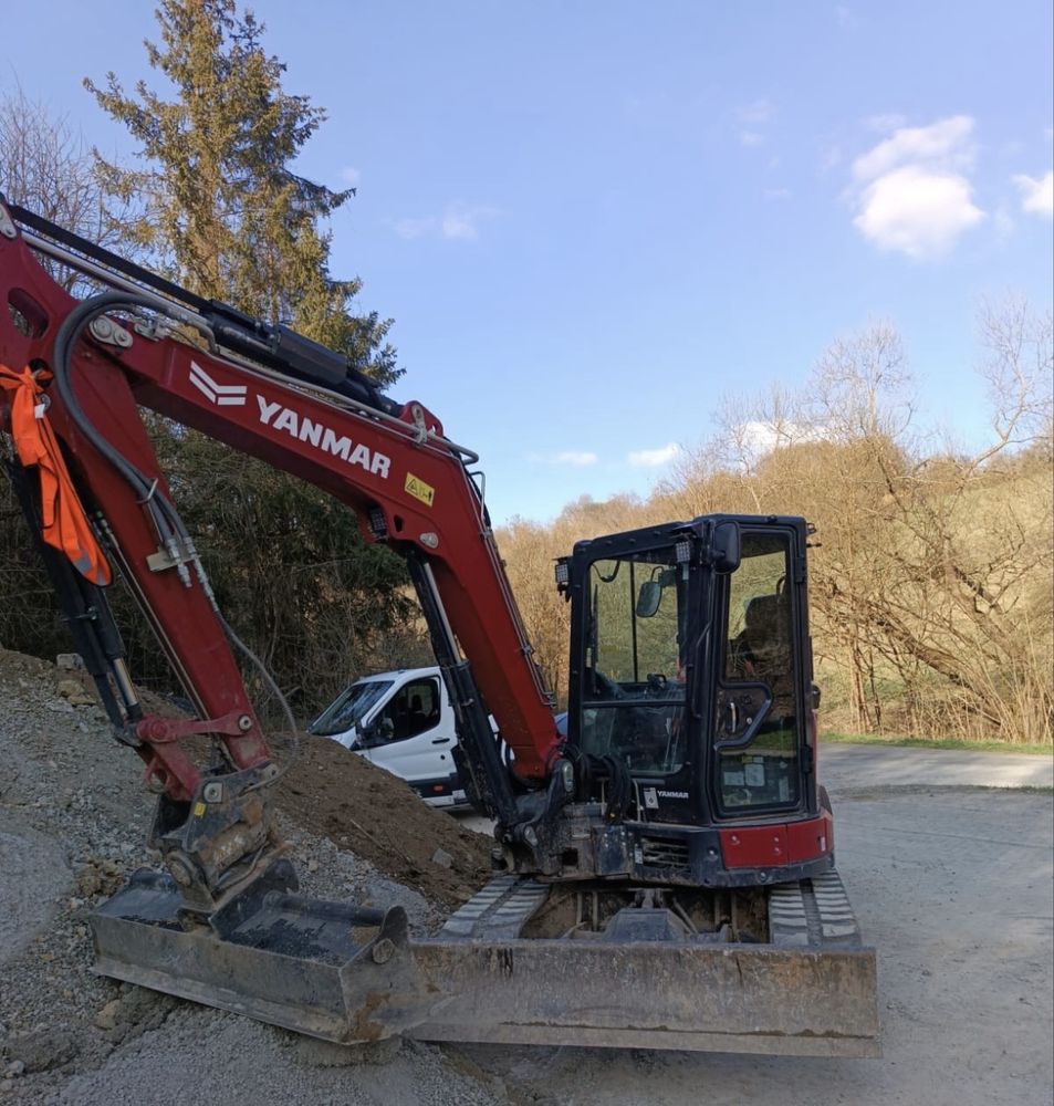 Excavator de inchiriat