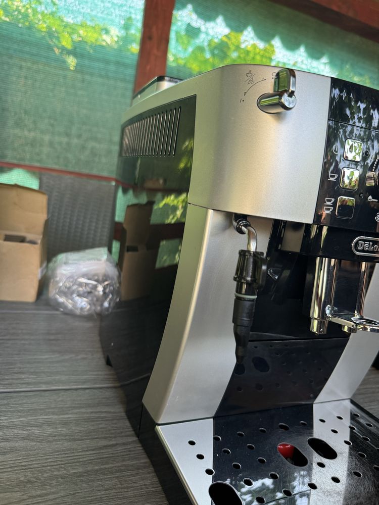 Espressor delonghi magnifica s