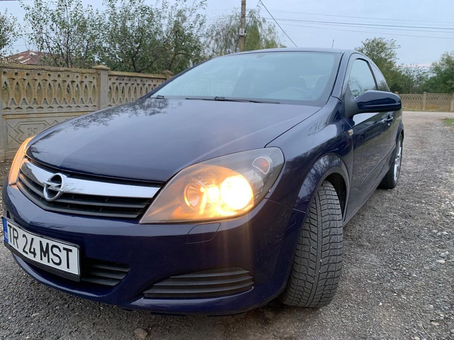 Opel Astra H GTC  1.7 CDTI