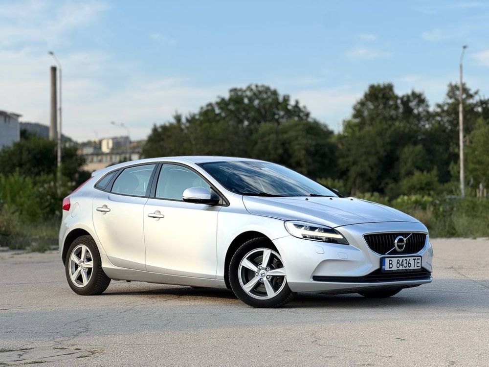 Volvo V40 2.0d D2 Автомат Facelift/Navi/LED Euro6B