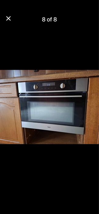 Ъглова кухня с дъбови врати