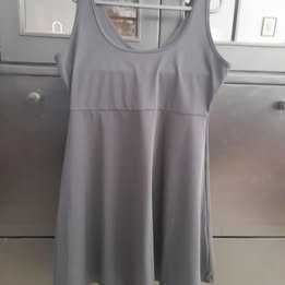 Спортни бюстие Nike, рокля, тениска размер L