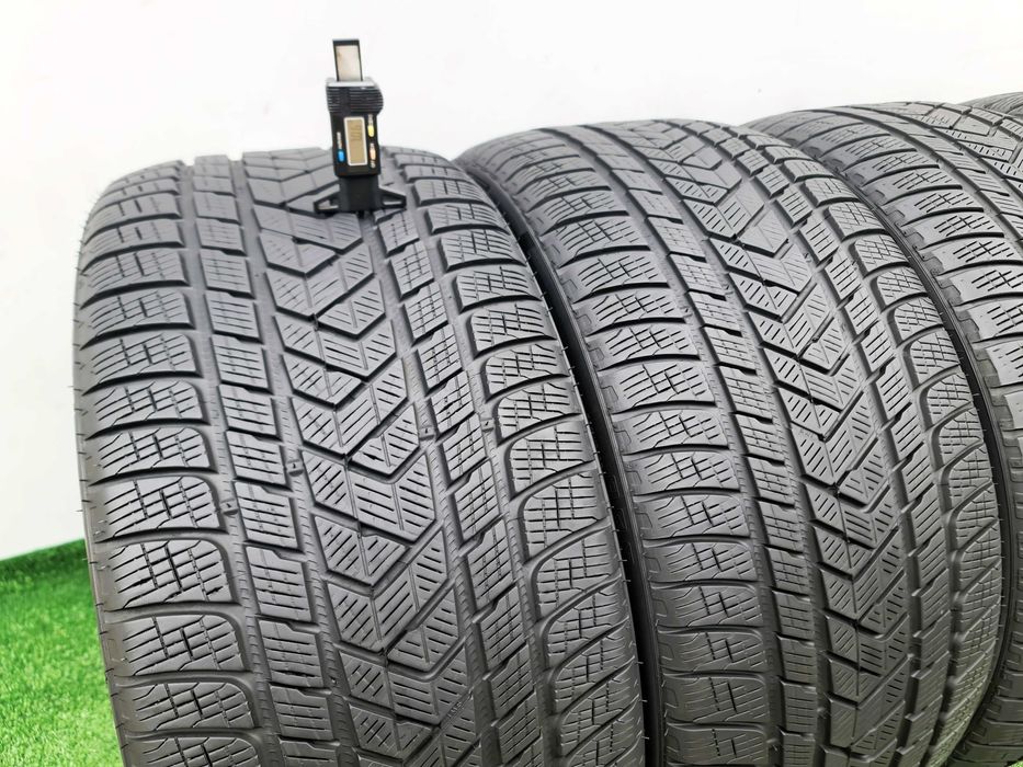 4бр. 285/35/22 PIRELLI Scorpion - зимни