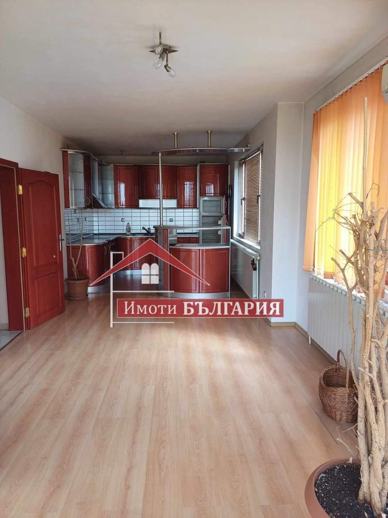 Продава се Къща в Карлово - 240 кв.м за 563 €/кв.м - Снимка #1