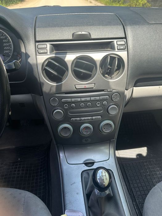Vând mazda 6.