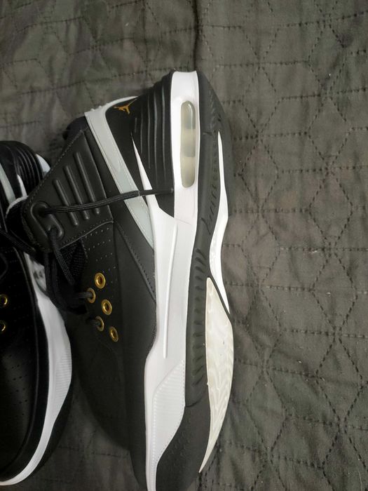 Jordan max aura 5