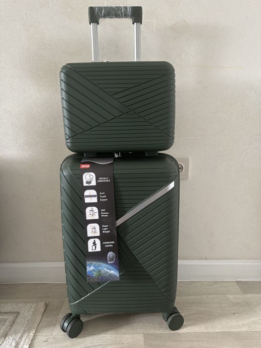 Новый чемодан набор