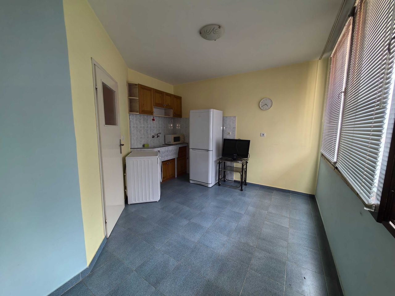 Продава се Едностаен апартамент в Ямбол, Център - 55 кв.м за 910 €/кв.м - Снимка #13
