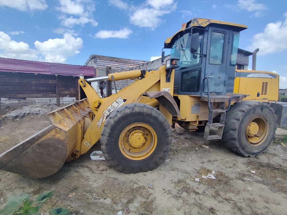 Услуги фронтального погрузчика, вывоз мусора