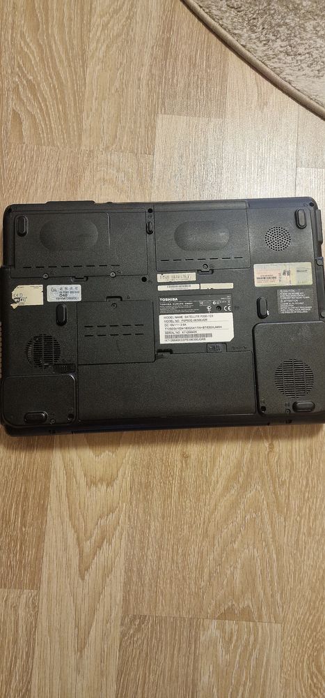 Laptop Toshiba  p200-1E9 funcțional