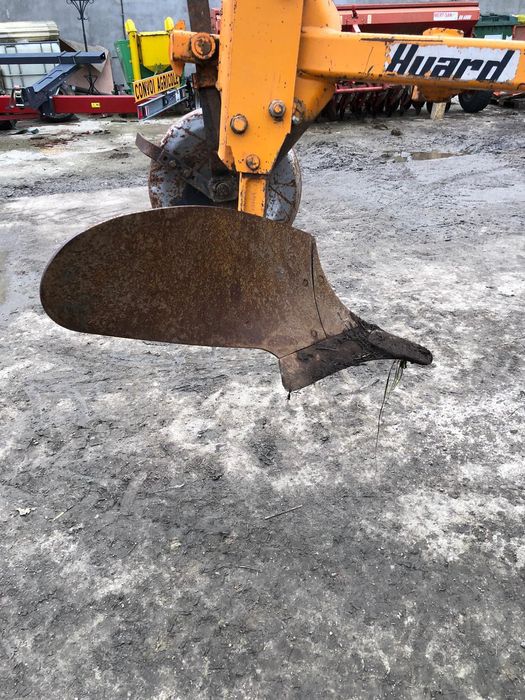 Vând plug huard 4 brazde