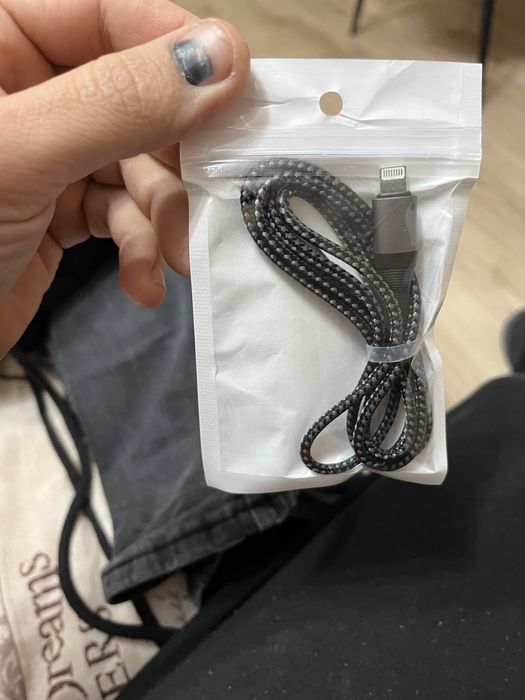 Aux кабел за Iphone