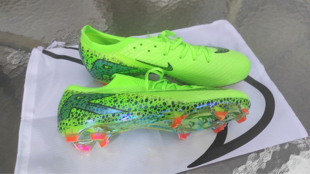 Ghete fotbal nike marime 42-43