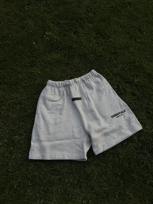 Pantaloni Scurti Essentials / Premium / 2025