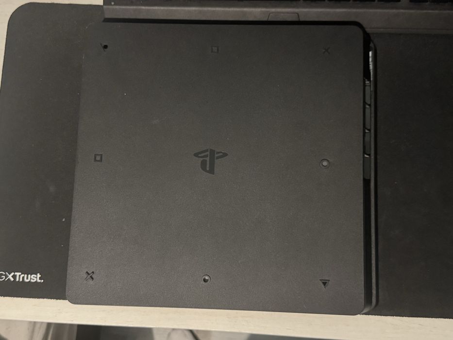 Playstation 4 slim