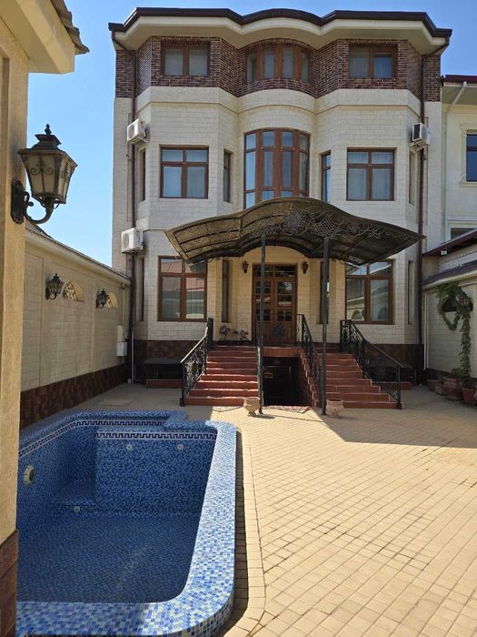 Продаю свой дом-участок в престижной махалле "Уста-Ширин" (раб. гор-к)