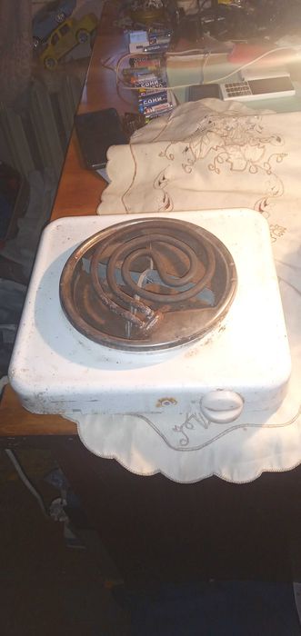 Продам электроплитку  4000 тенге.