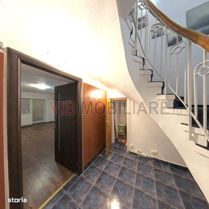 Unirii - Duplex destinat Birouri/Firme, 4 Camere, Instalatie electrica