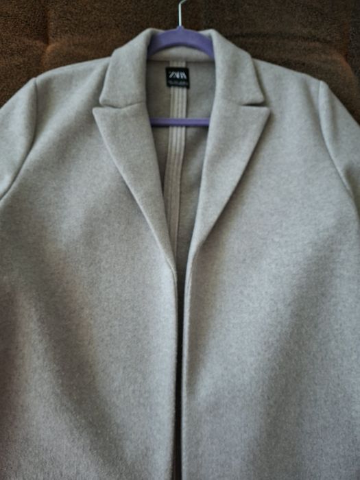 Бежево палто Zara размер Л