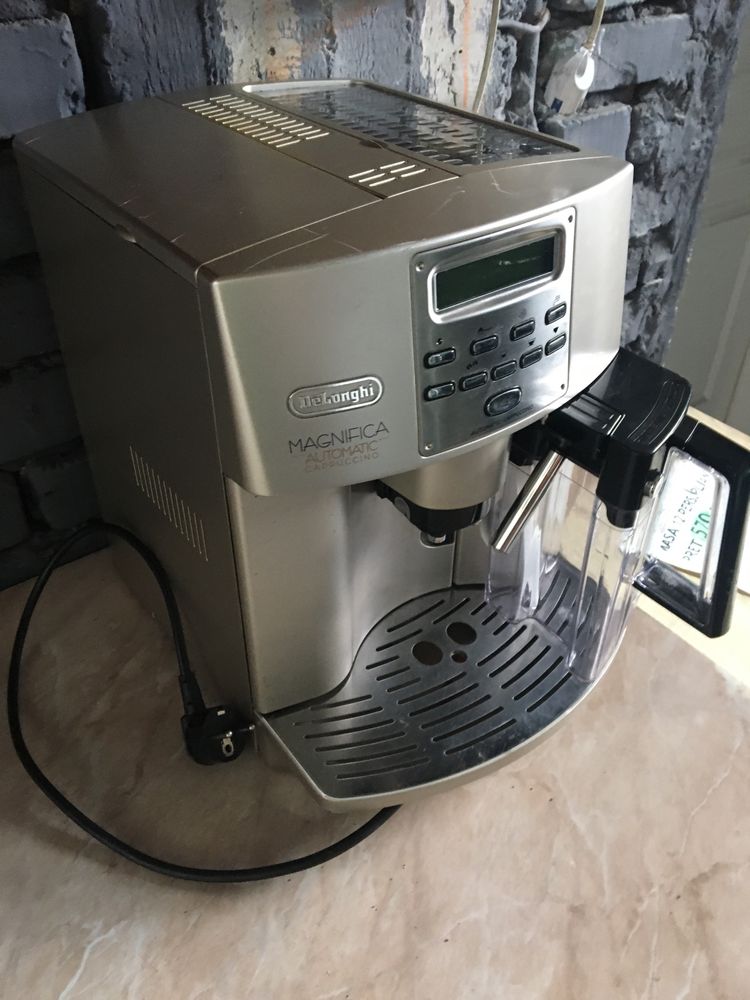 Aparat cafea Delonghi magnifica capuccino
