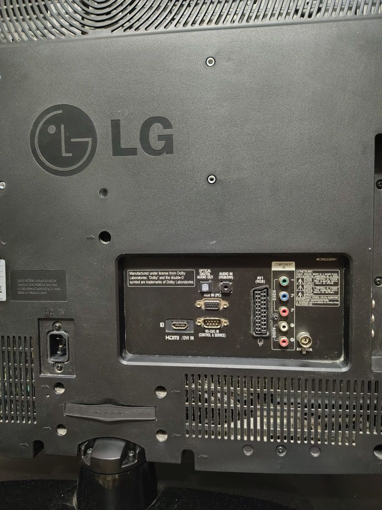 Продавам телевизор LG 32