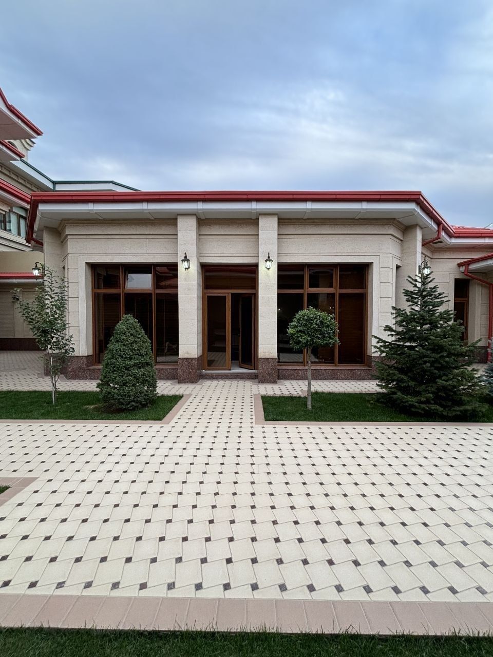 Продаётся евродом 7.5соток элитный махалла