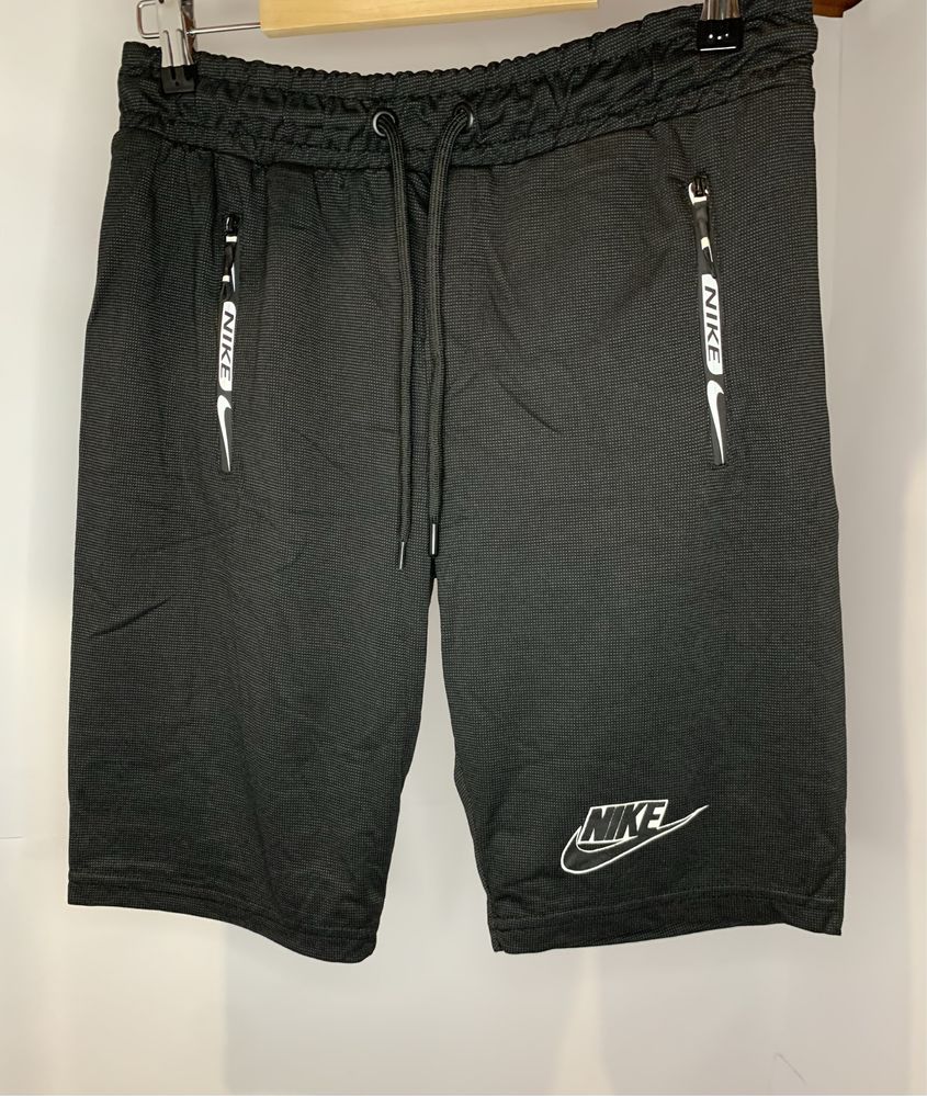 Къси панталони Nike